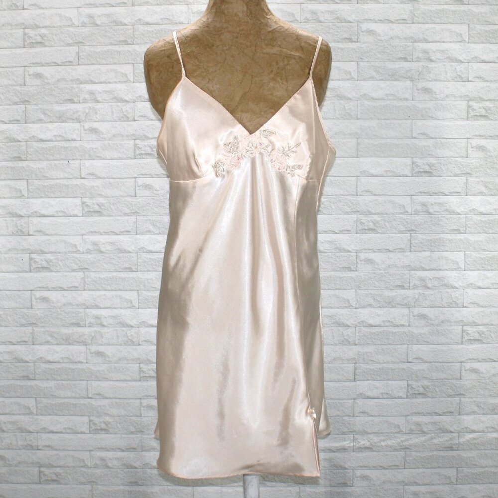 SECRET TREASURES Chemise Satin Lace Floral Appliques Feminine Peach X-Large